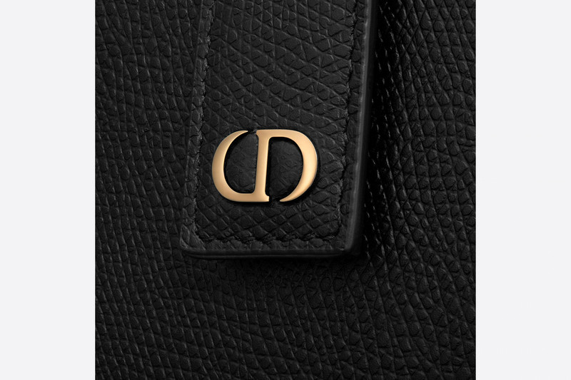 30 Montaigne 5-Gusset Card Holder 5