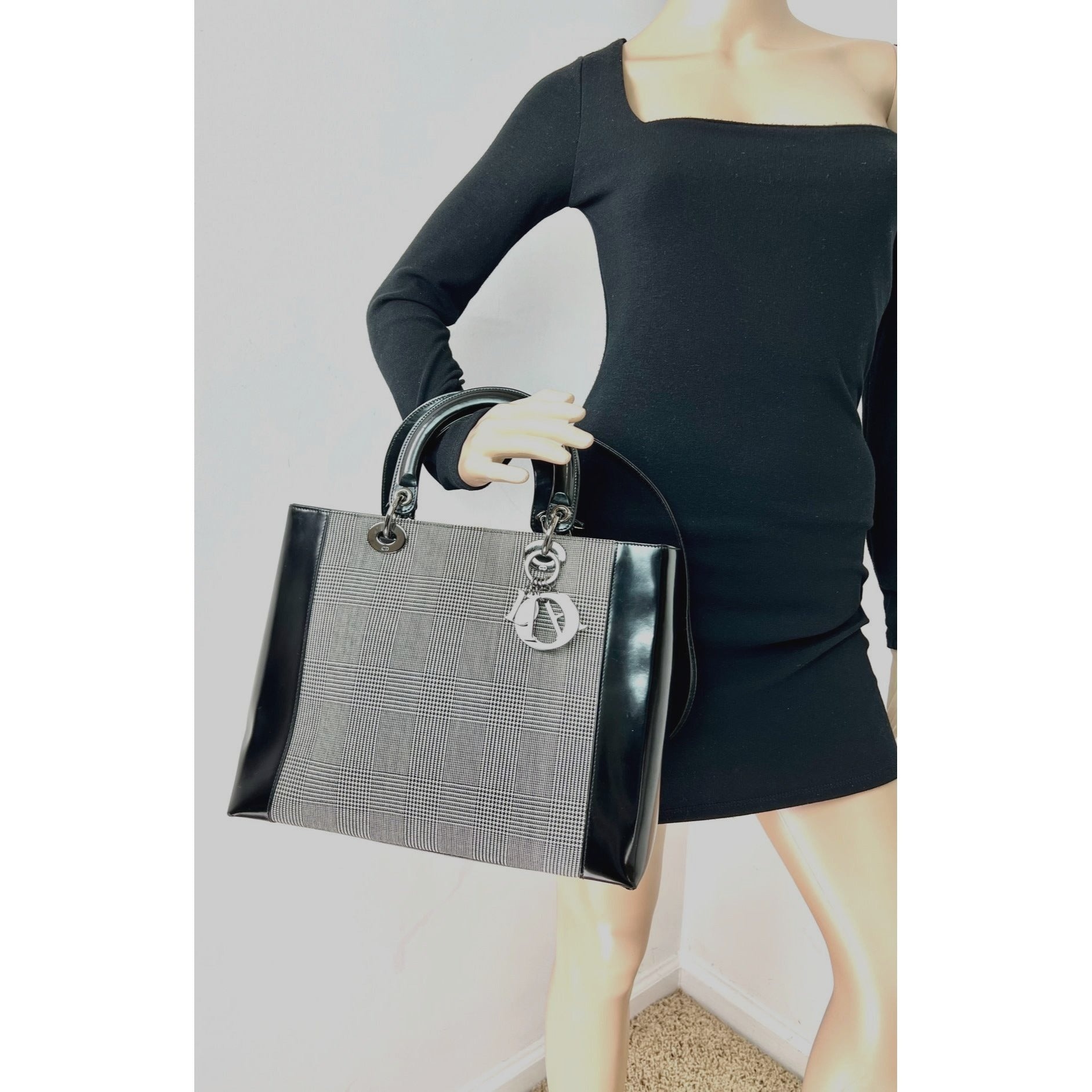 Christian Dior Large Lady Black Patent Leather Canvas Hand Bag - 3
