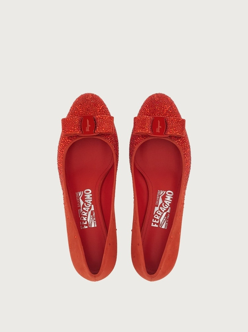 FERRAGAMO VARA BOW PUMPS DÉGRADÉ CRYSTALS outlook