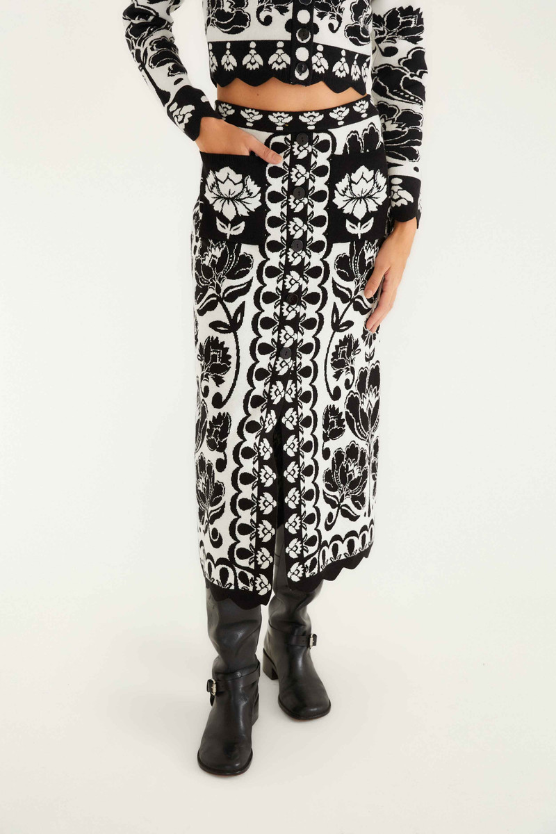 FARM RIO Black & White Floral Arabesque Knit Skirt outlook