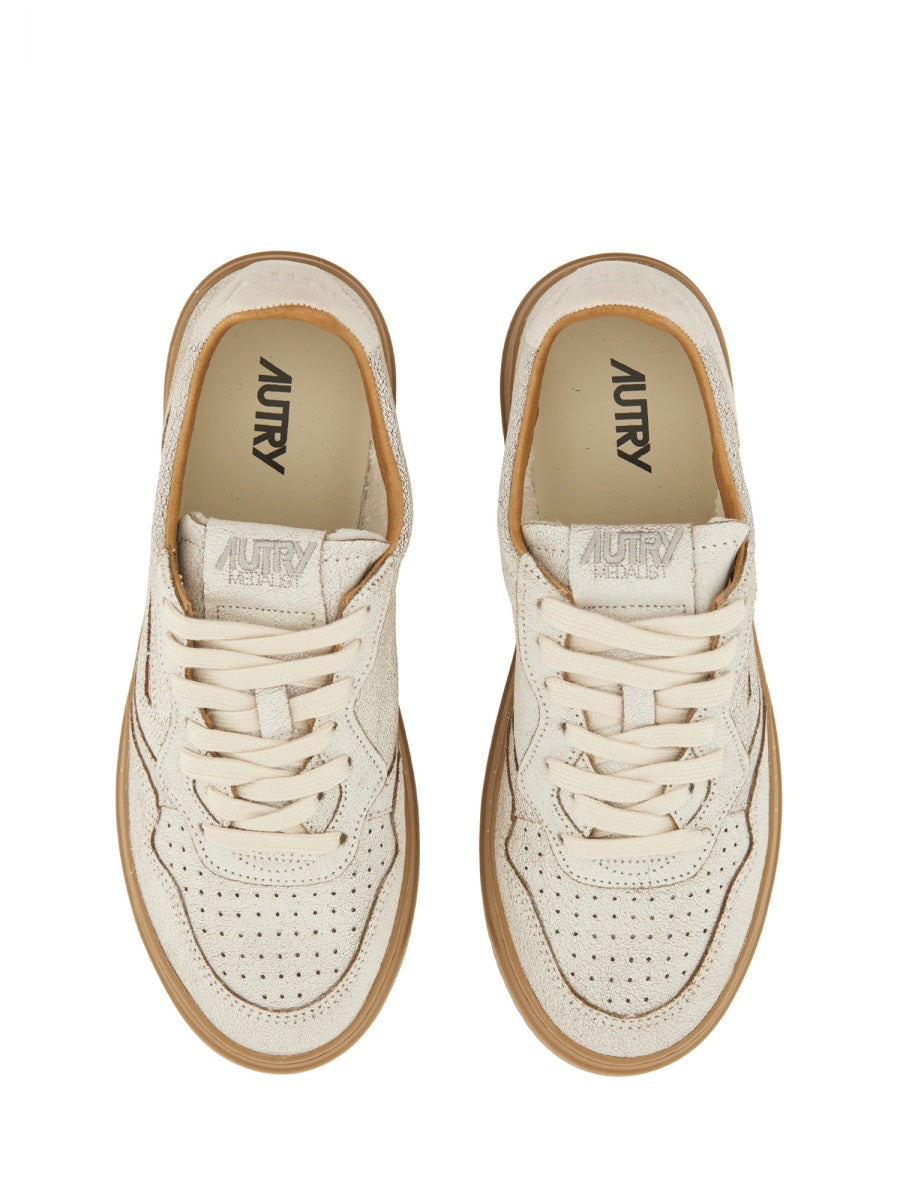 Medalist Low Sneaker - 2