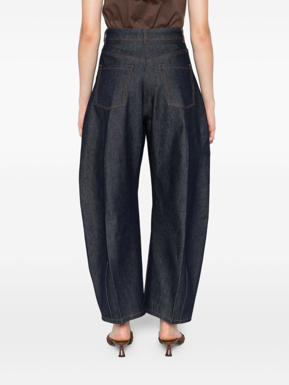 dart-detailing jeans - 4