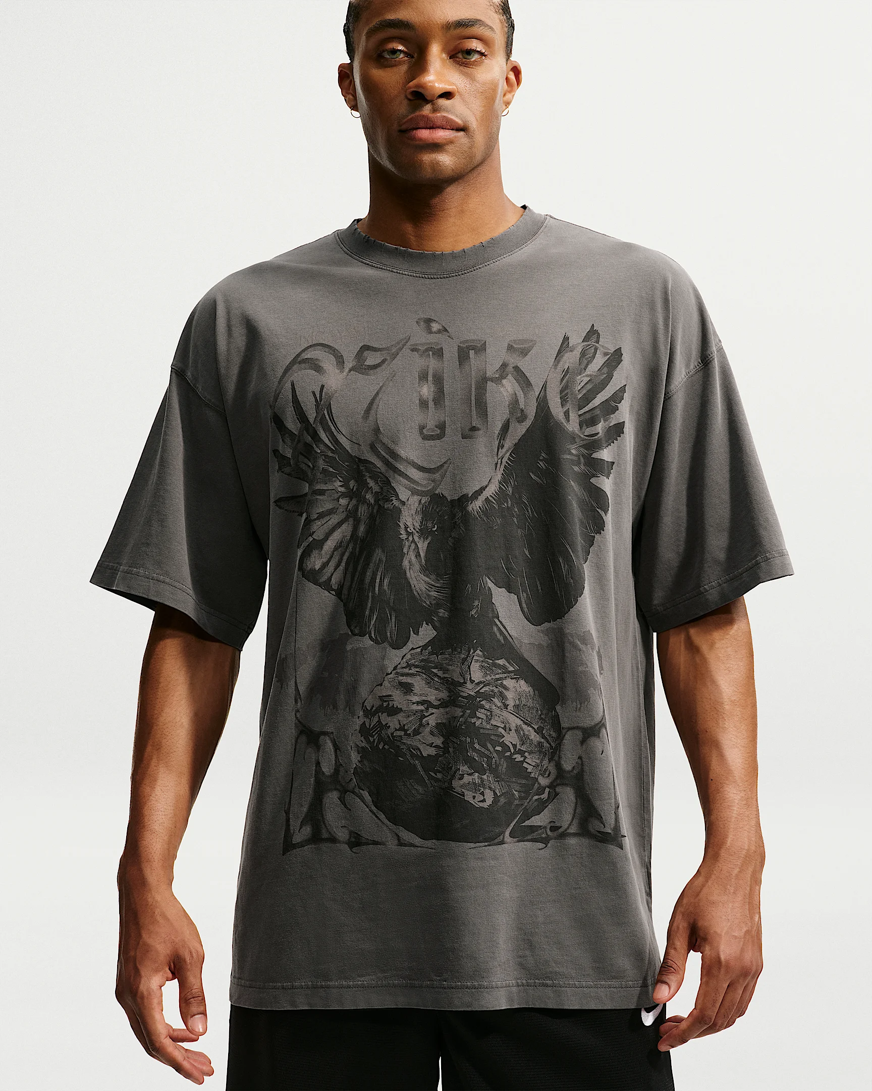 Nike Men's Basketball Oversized T-Shirt - 1