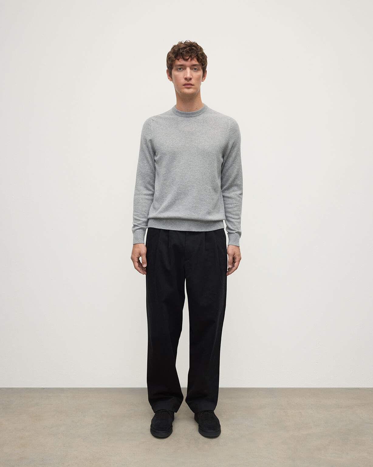 Classic Cashmere Grey Round Neck Jumper - 2