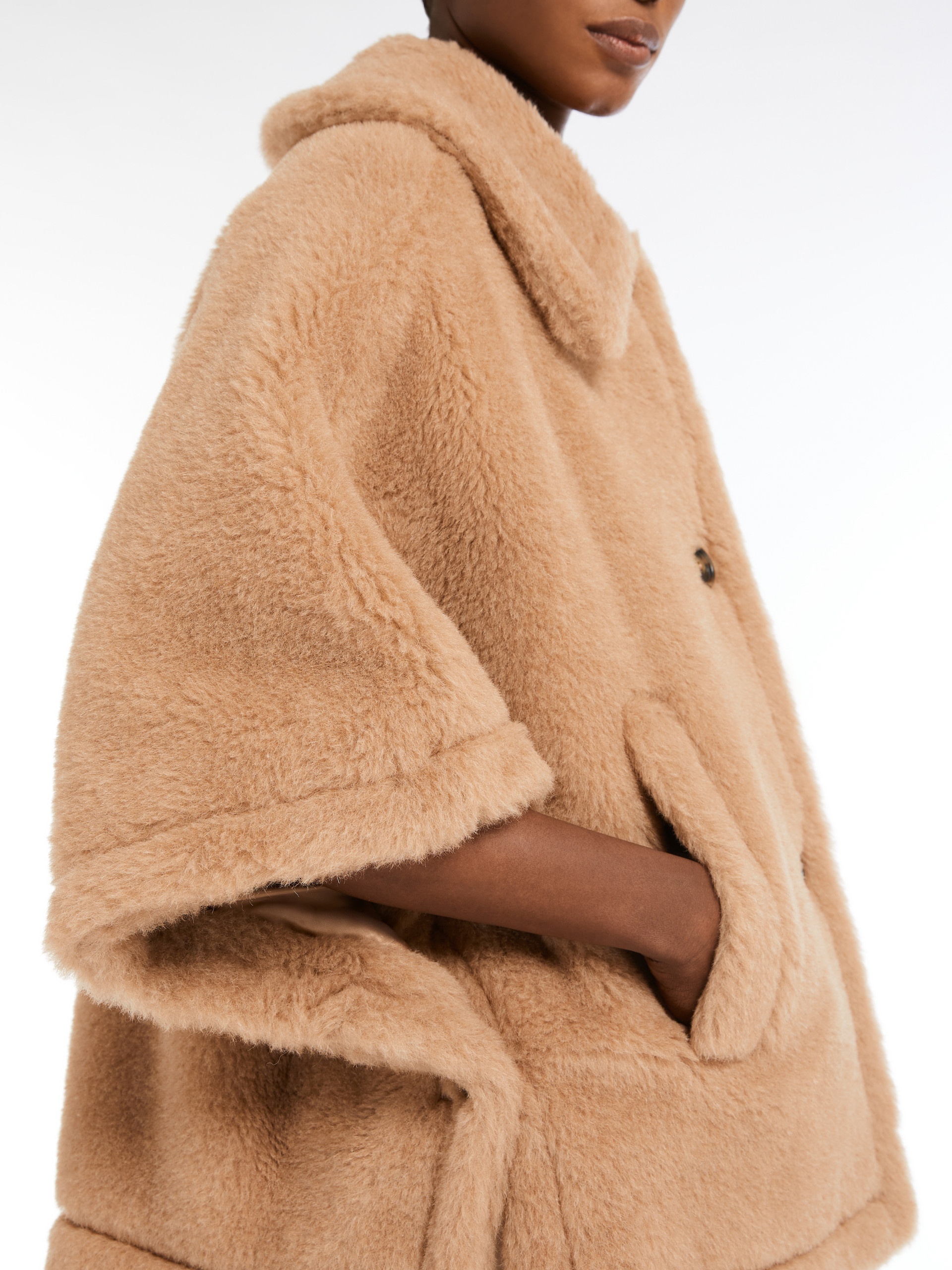 TENEBRE4 Teddy fabric cape - 5
