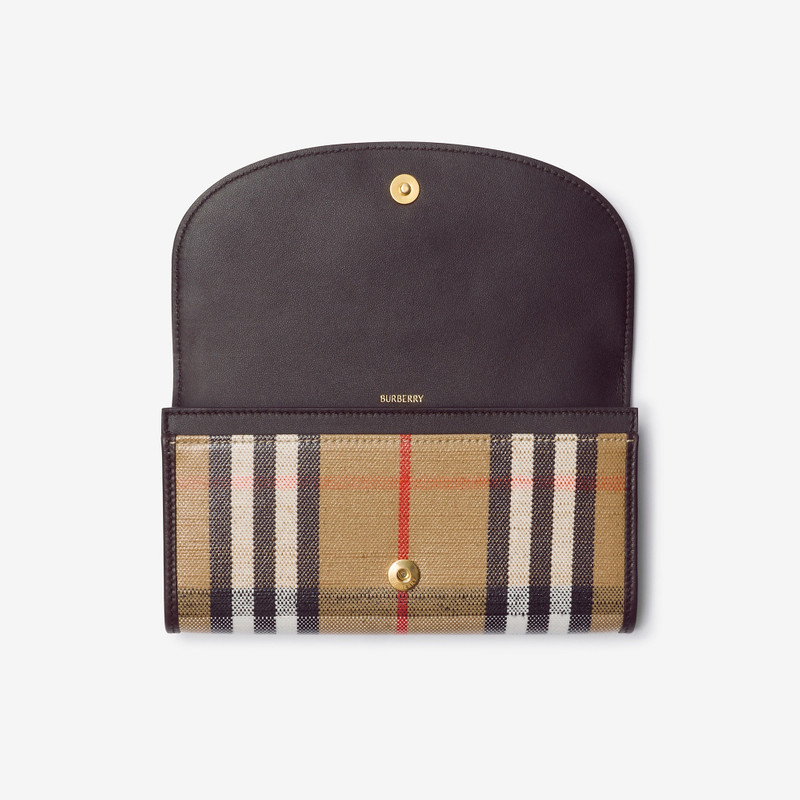 Burberry Highlands Continental Wallet outlook