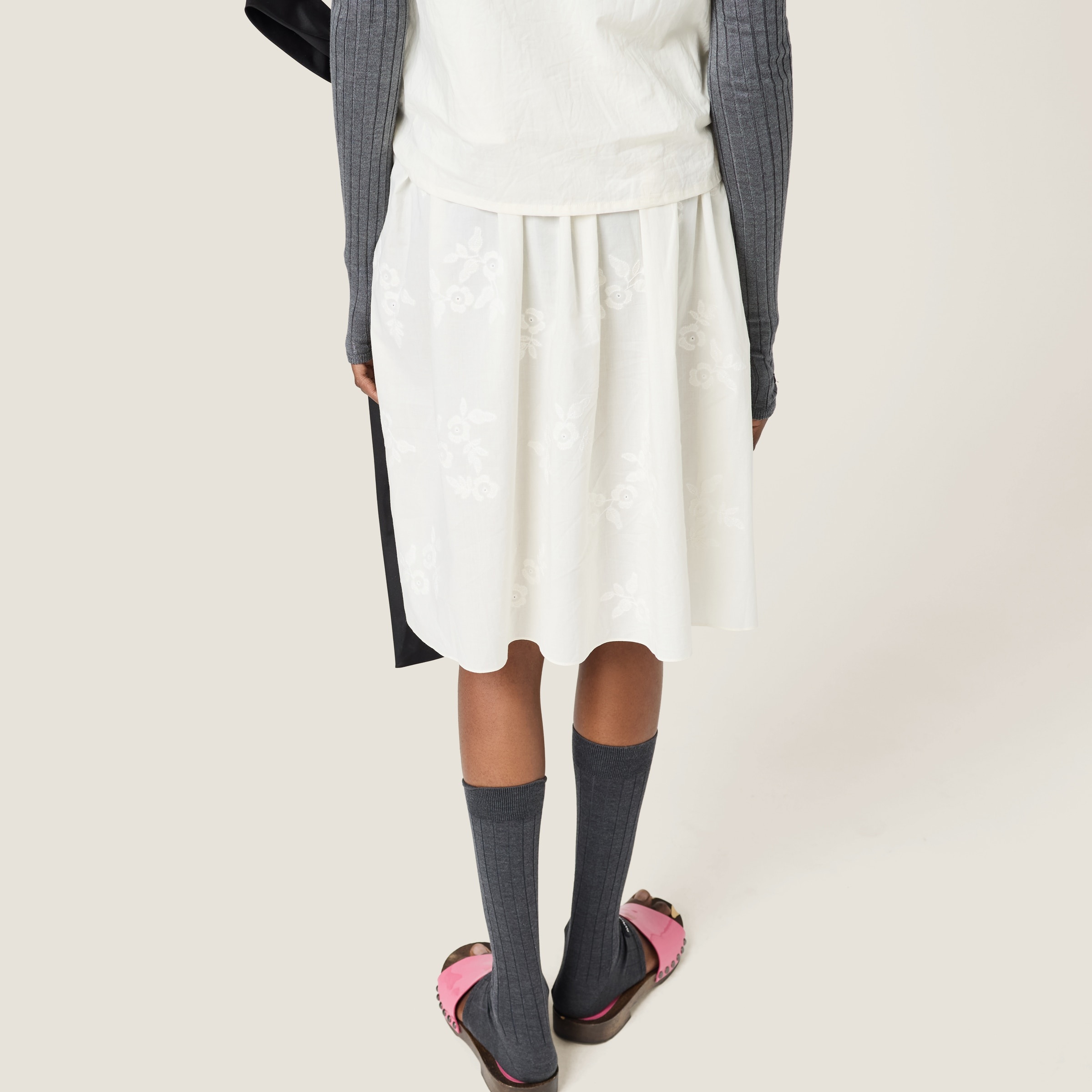Embroidered batiste skirt - 5