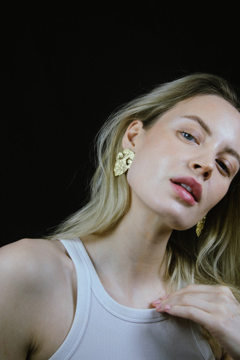 YSSO Amforea Earrings outlook