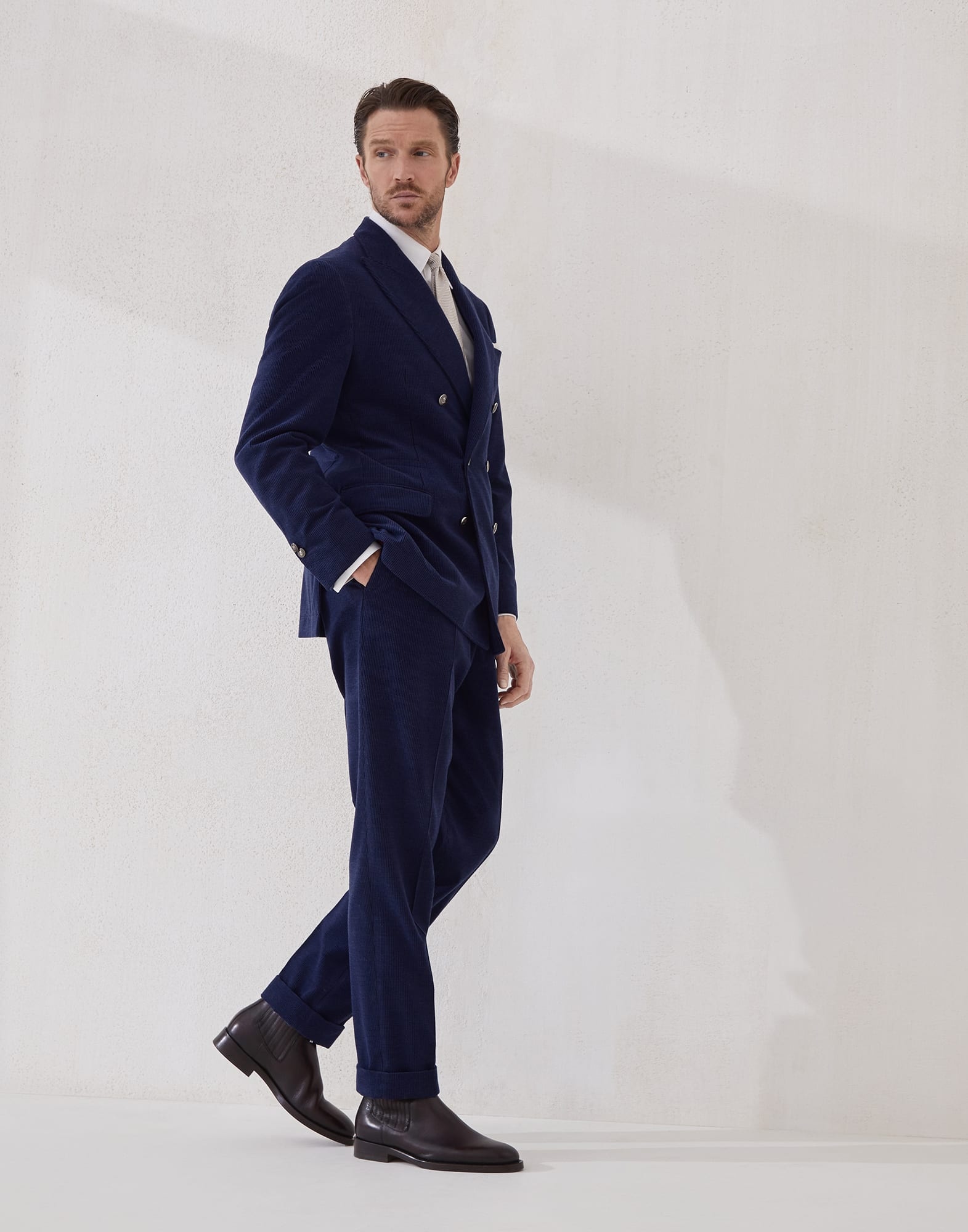 Wool, silk and cashmere corduroy tailor fit trousers with double pleats and waist tabs - 4
