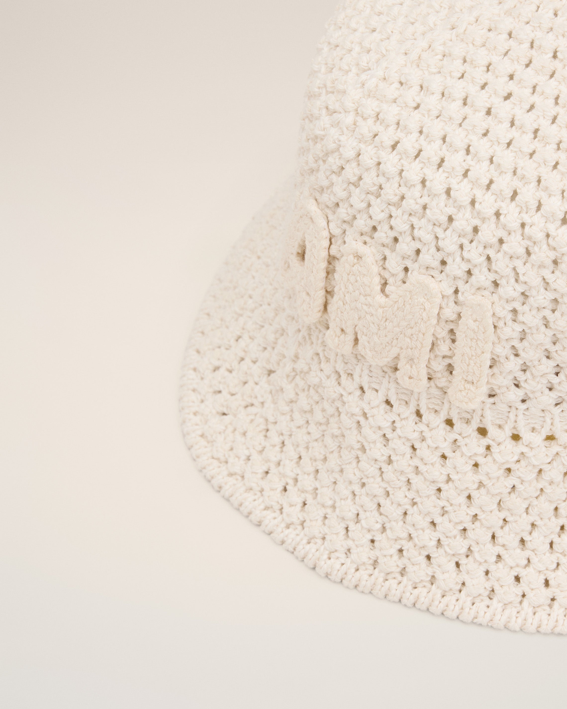 BEIGE KNIT AMI PATCH BUCKET HAT - 3