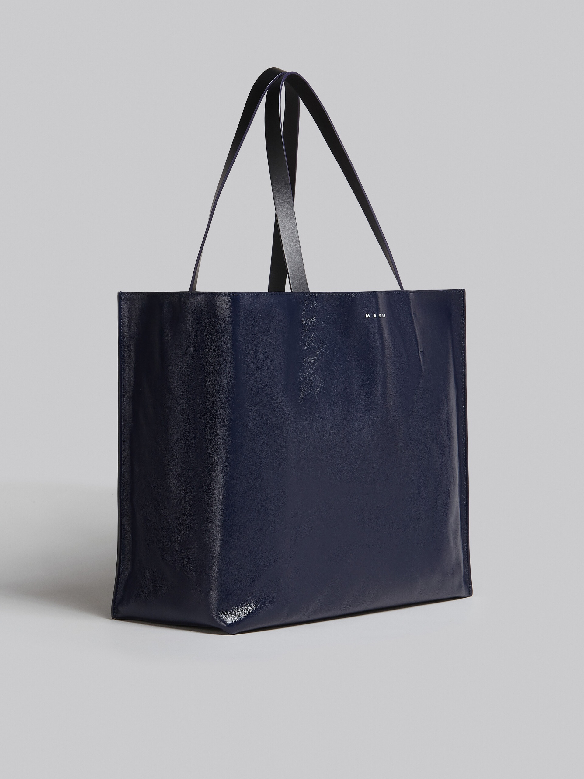 MUSEO SOFT BAG IN BLUE AND BLACK LEATHER - 6