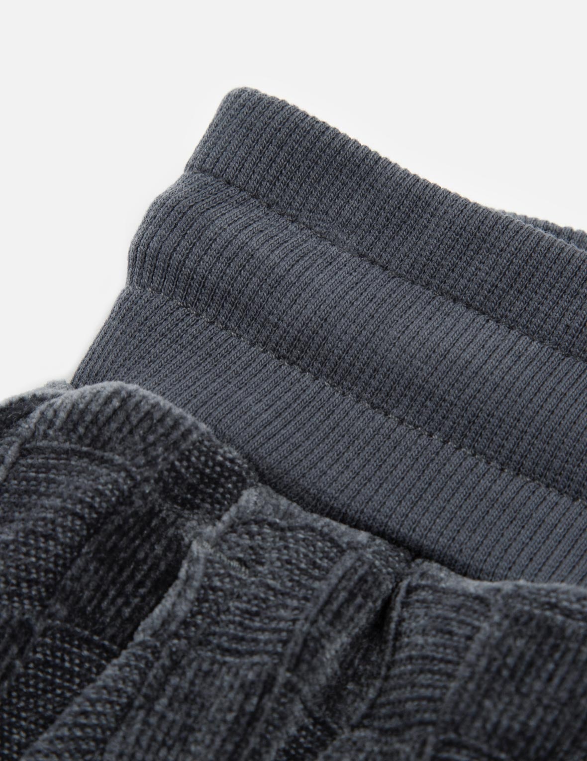 CONCAVE CHECK PATTERN KAMON EMBROIDERY STRAIGHT FIT SWEATPANTS - 10