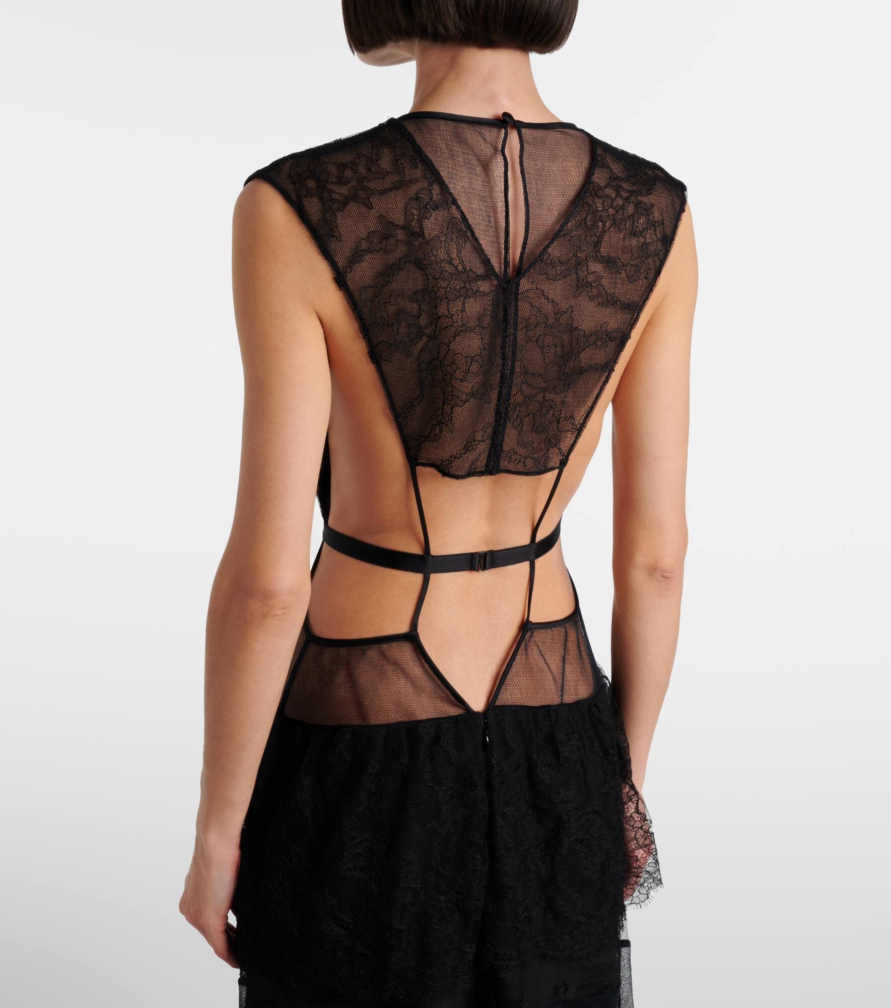 Lace gown - 7