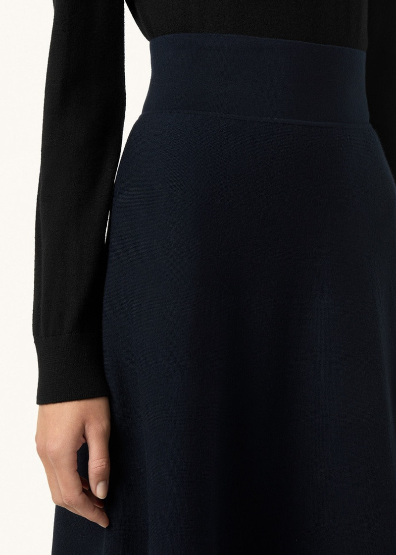 Touch Royal Lightness™ Skirt 3