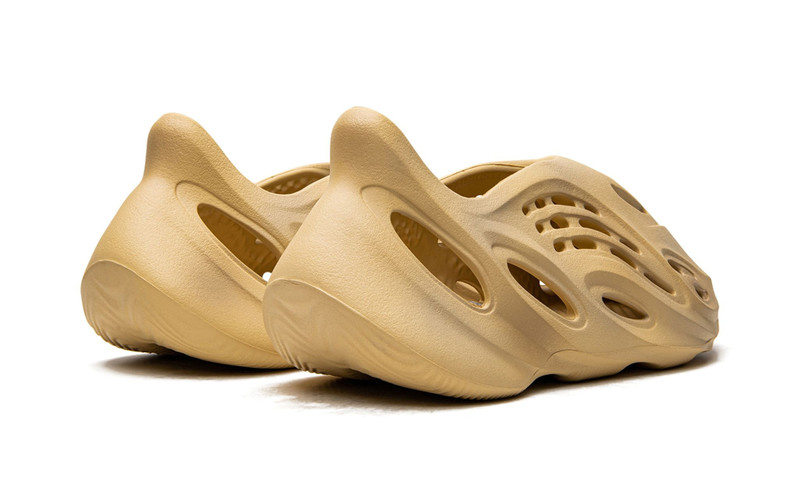 YEEZY Yeezy Foam Runner "Desert Sand" outlook
