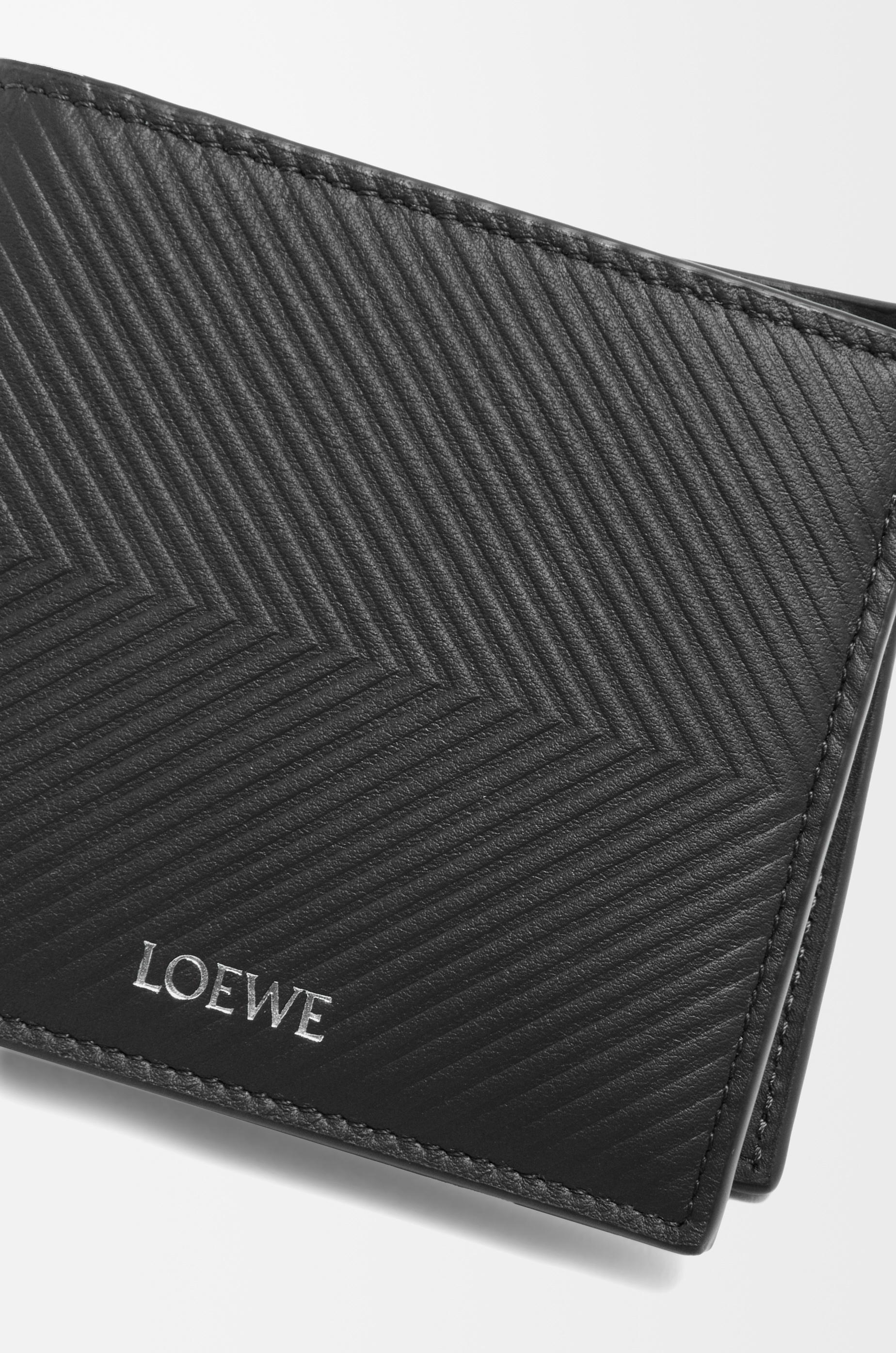 Bifold coin wallet in textured classic calfskin - 5
