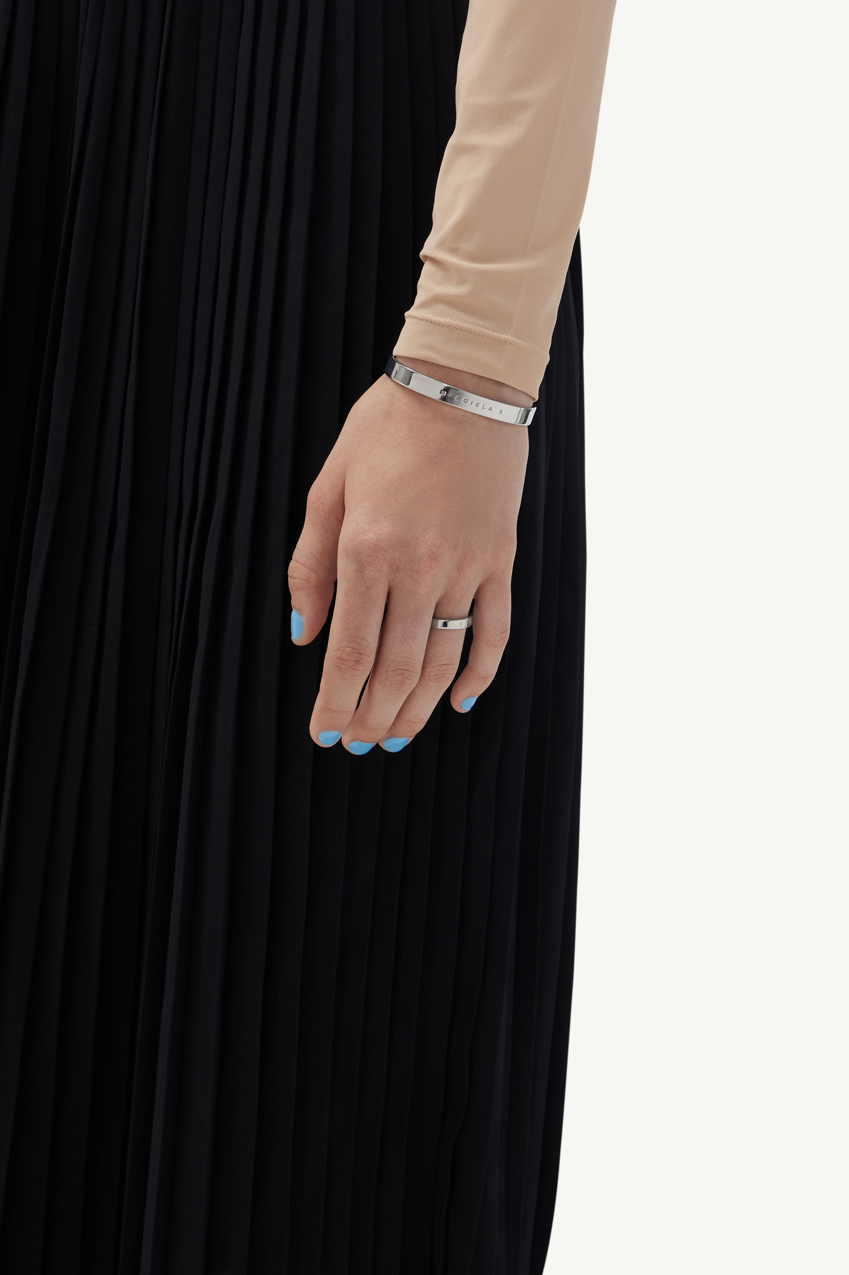 Minimal logo thin bracelet - 4