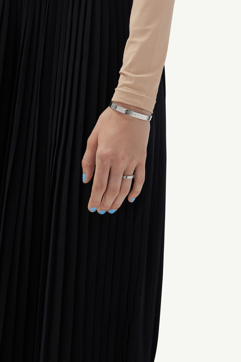 Minimal logo thin bracelet 4