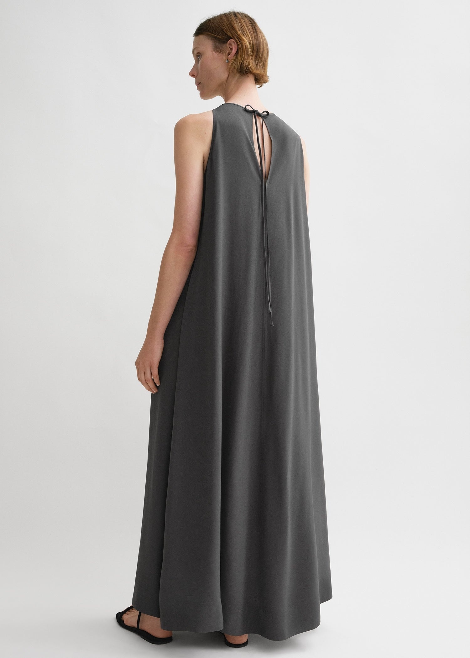 【送料&関税込】TotAme T-strap Crepe-back Satin Dress Totême T-strap crepe-back satin dress lead | REVERSIBLE