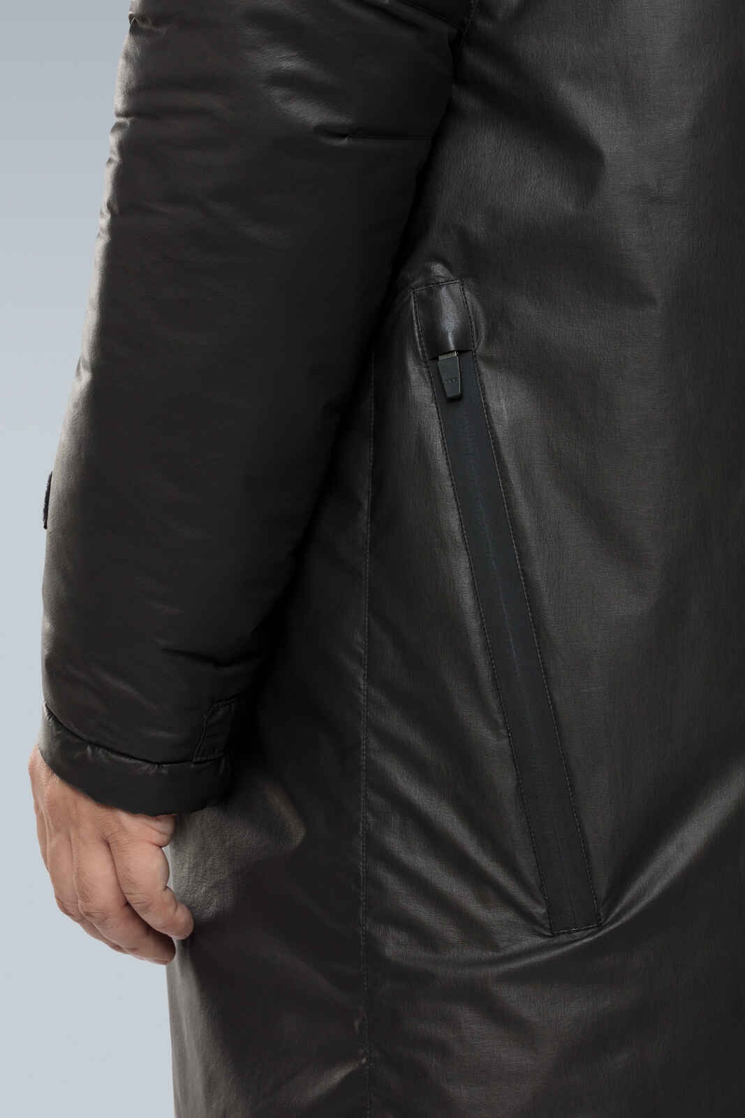 J46-FO 2L Gore-Tex Infinium™ Climashield® Coat Black - 38