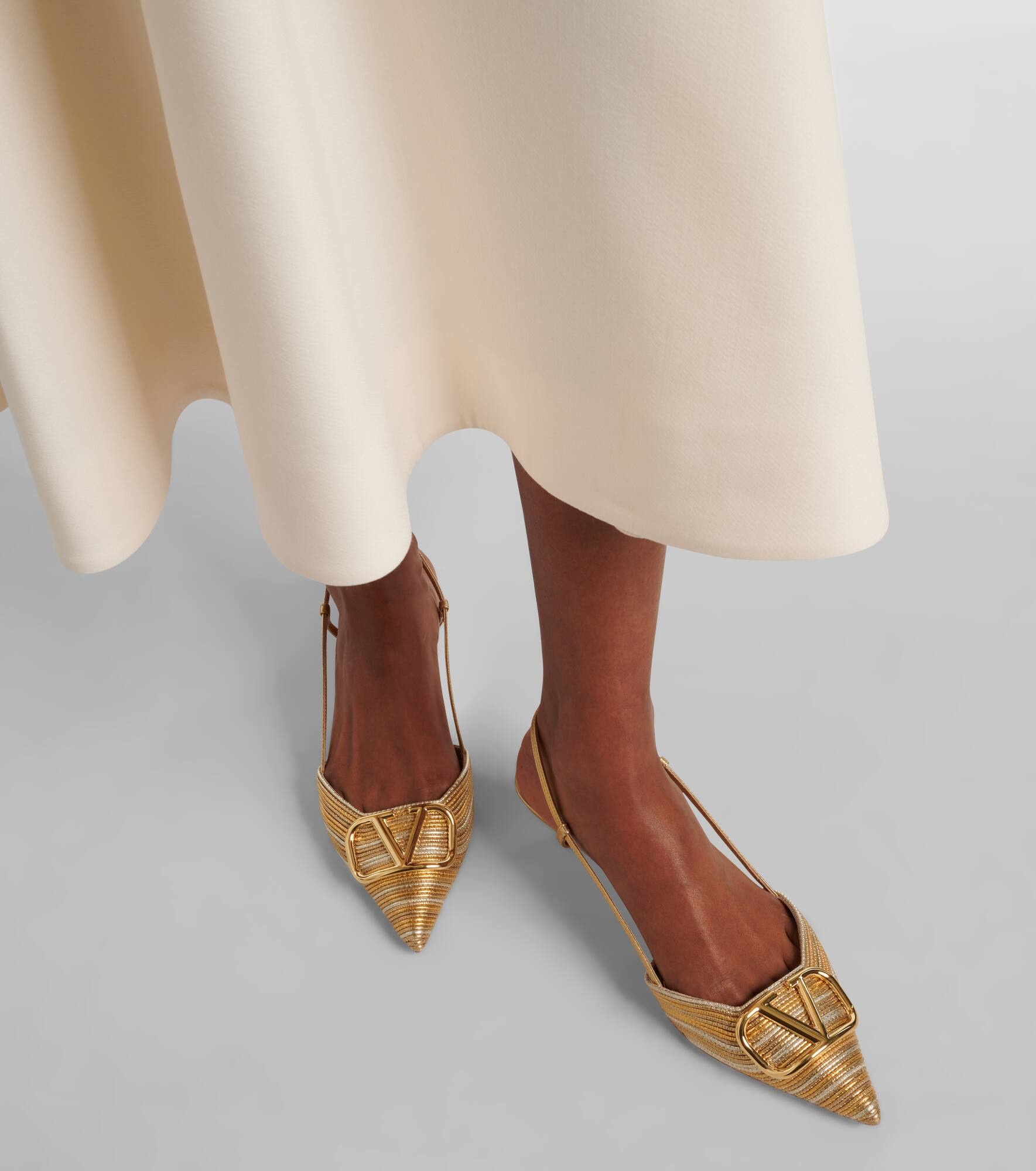 VLogo Signature leather slingback pumps - 7