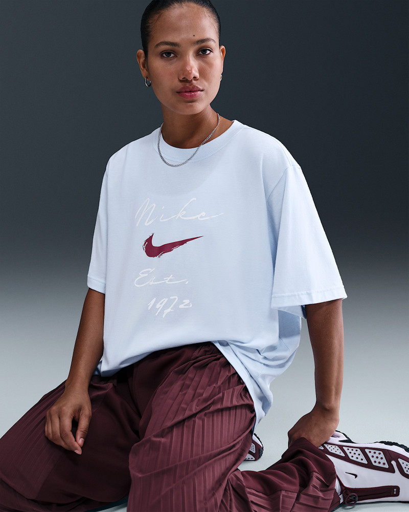 Nike Sportswear Essentials Women's Loose T-Shirt 3