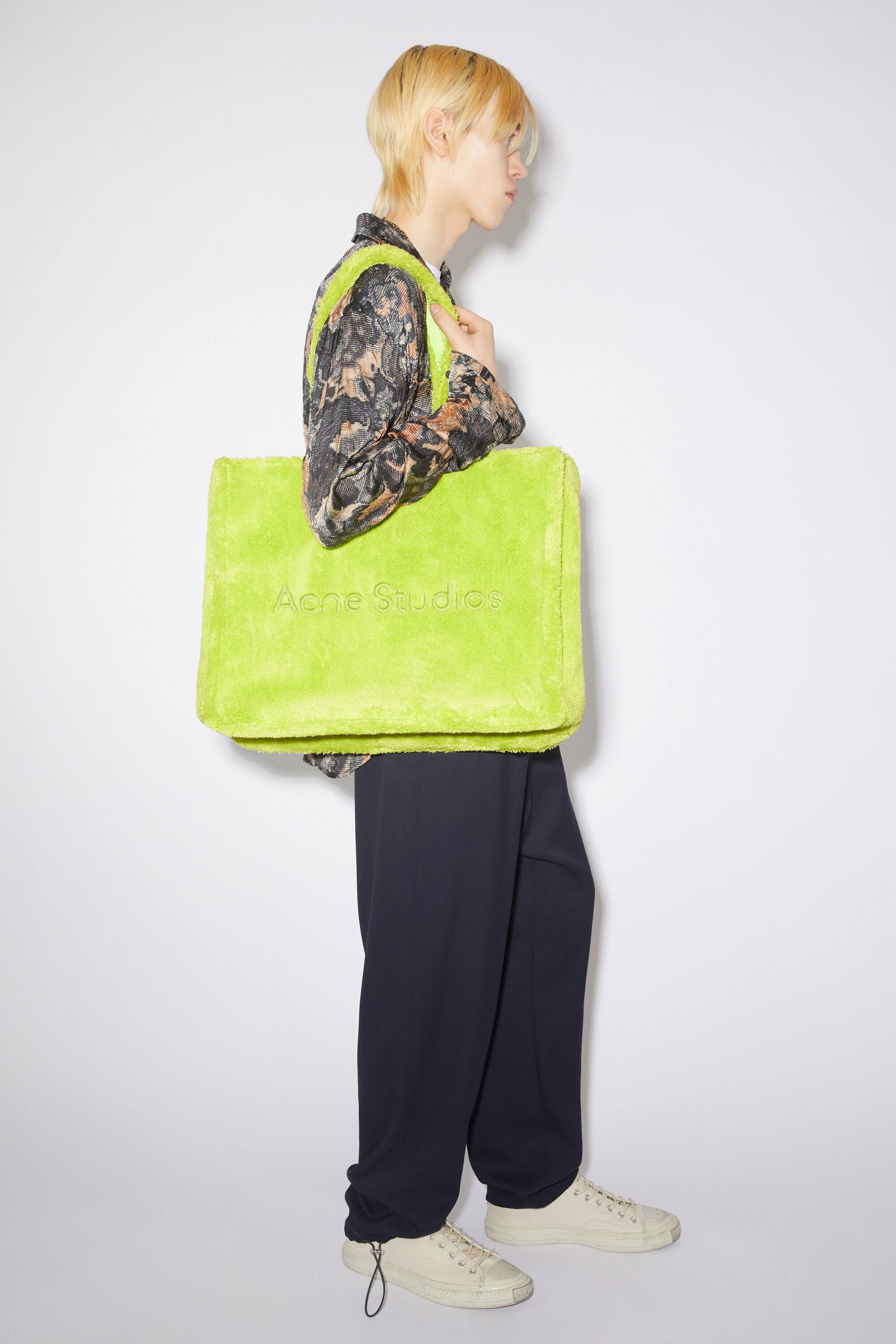 Furry logo shoulder tote bag - Lime green - 3