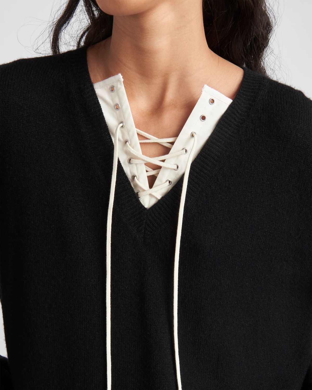 V-neck cashmere sweater - 3