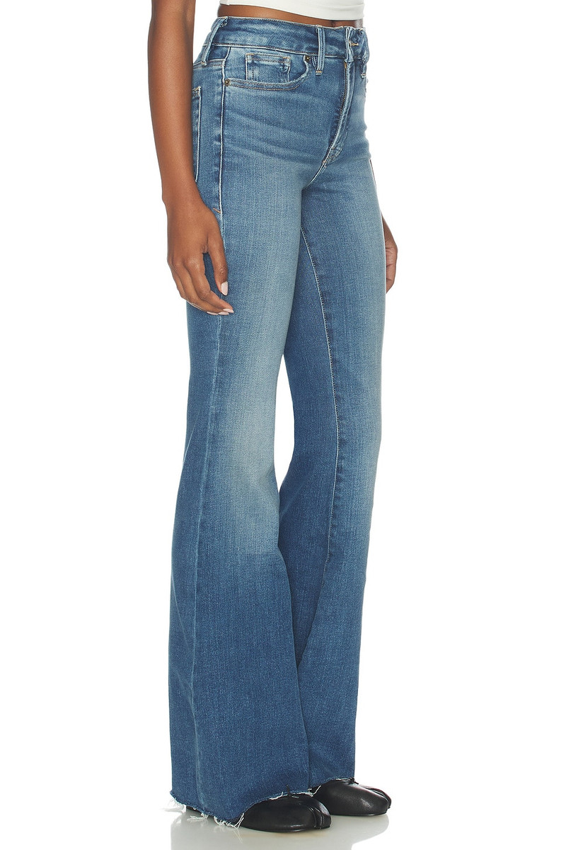 GOOD AMERICAN Good Legs Flare Jeans outlook