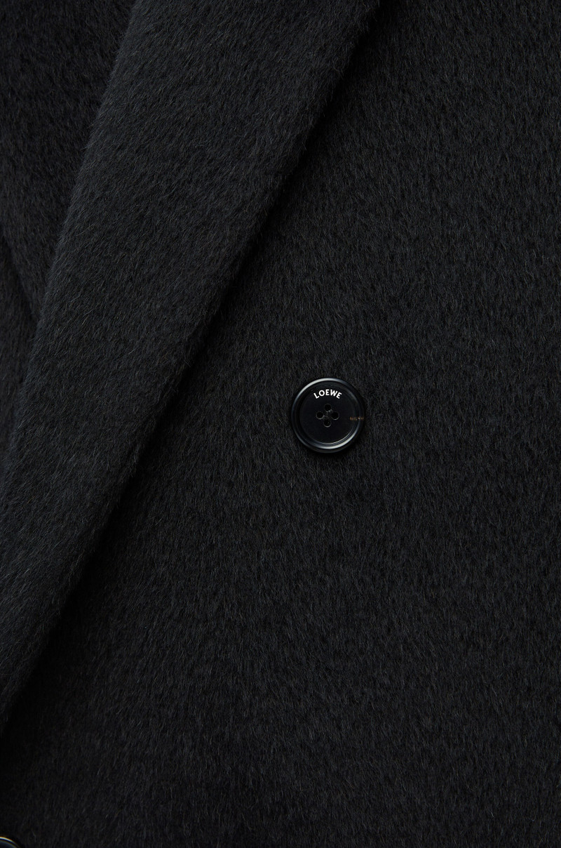 Double breasted coat in lama and wool 4