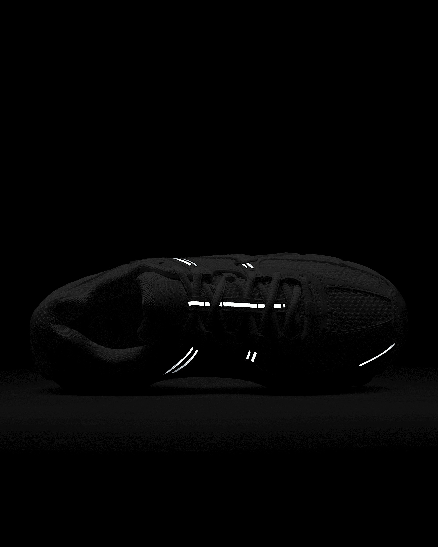 Nike Zoom Vomero 5 Women's Shoes - 9