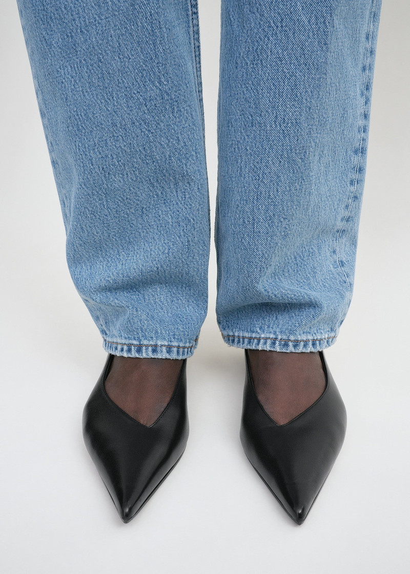 Totême The Asymmetric Ballerina black outlook