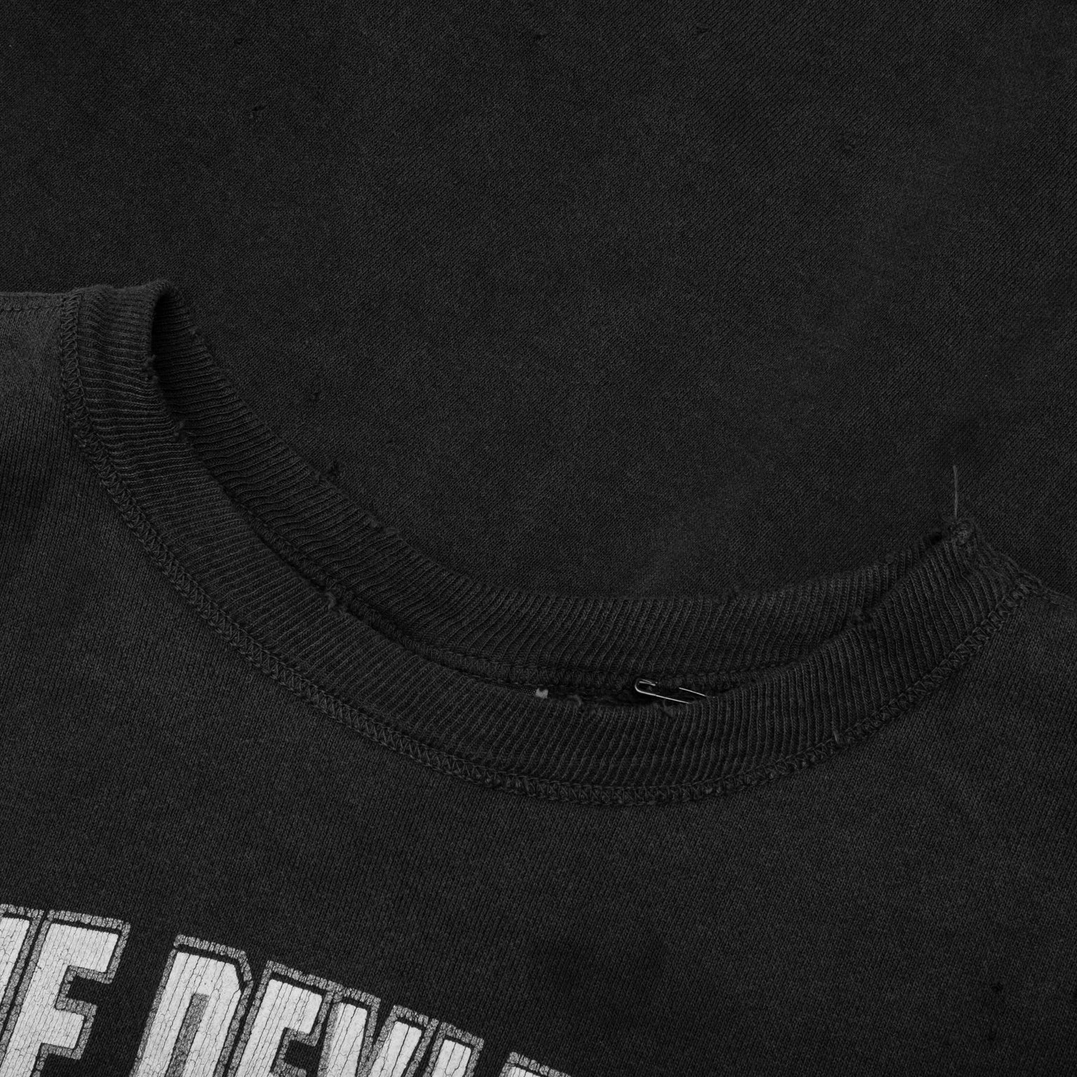 THE DEVIANT SAINT CREWNECK - BLACK - 3