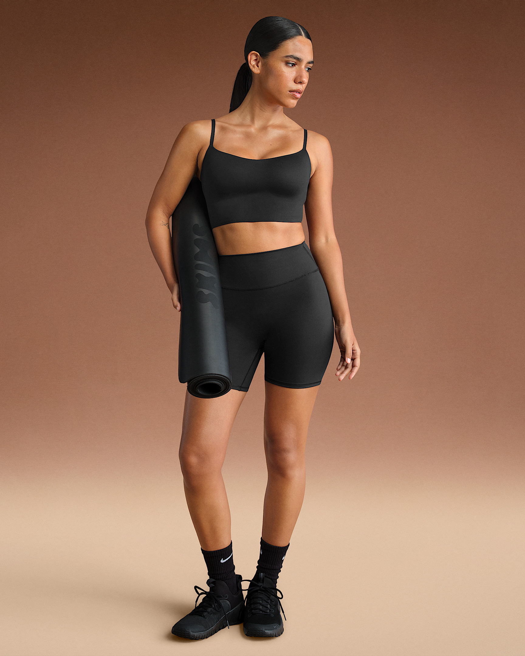 NikeSKIMS Matte Women's Cami Longline Bra - 4