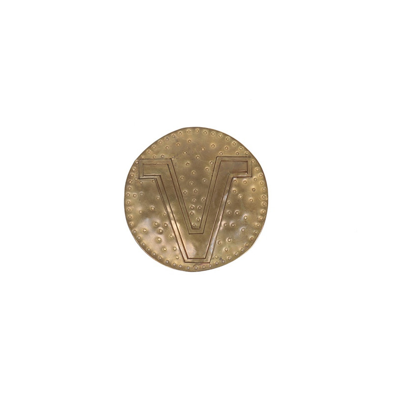 V BADGE 80MM BRASS 1