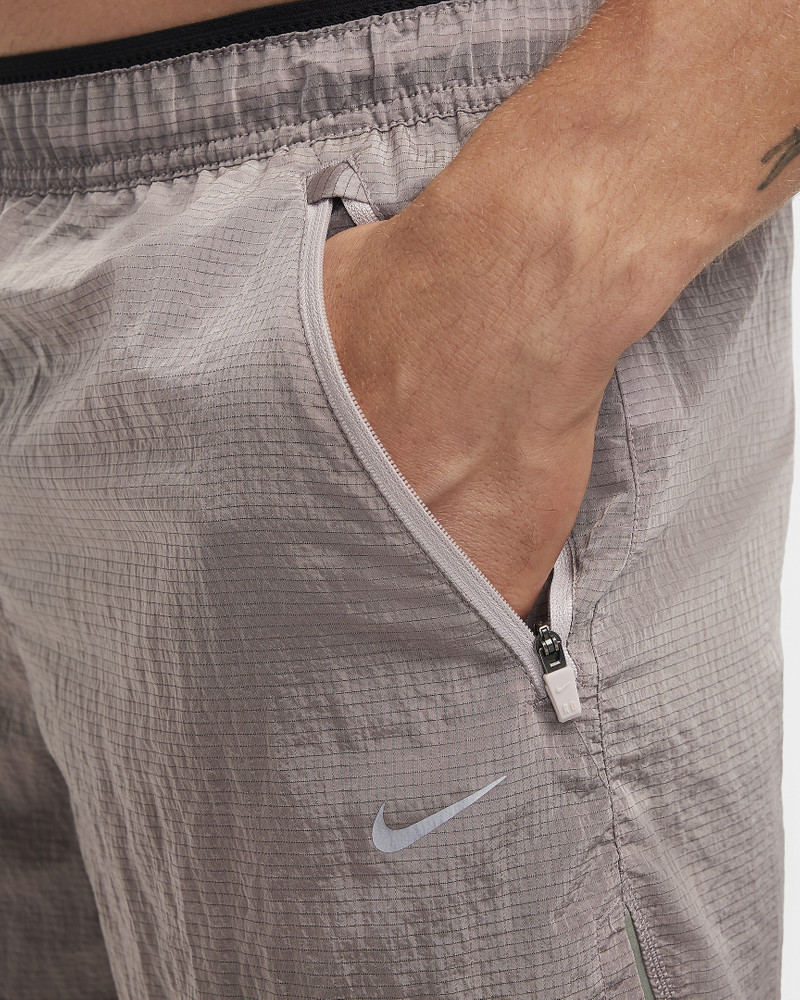 Nike Stride Running Division Men's 5" Dri-FIT Water-Repellent 2-in-1 Running Shorts 4
