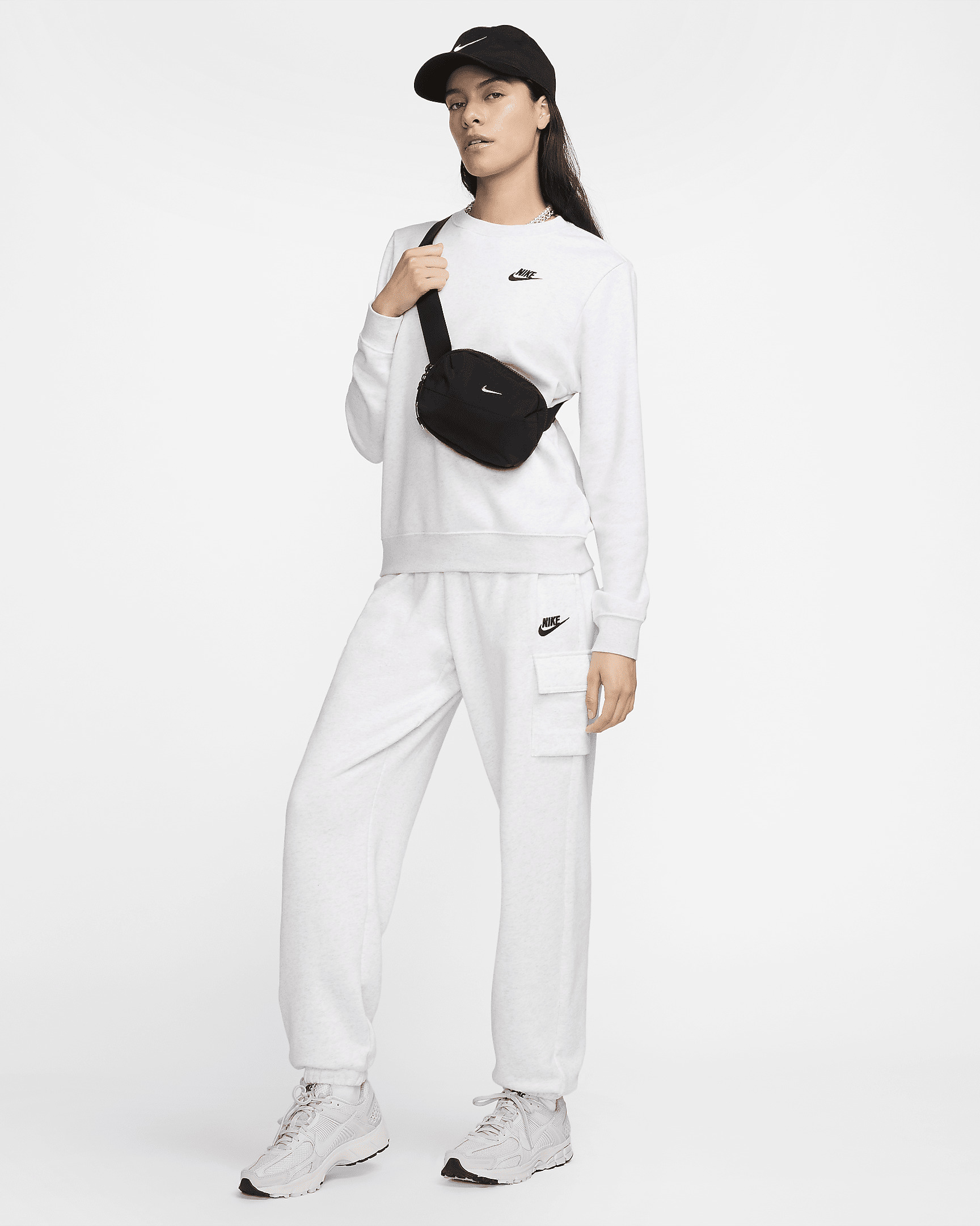 Nike Sportswear Club Fleece Women's Mid-Rise Oversized Cargo Sweatpants - 7