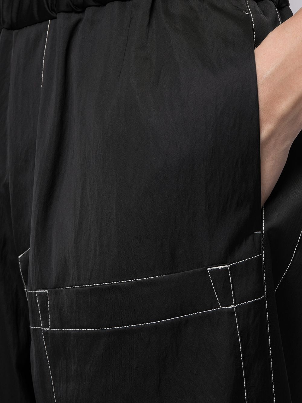 stitch-detail tapered trousers - 5