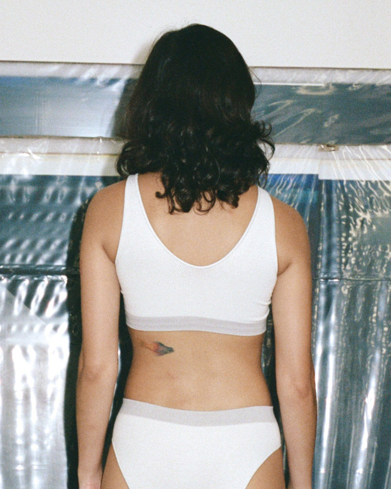 BASERANGE Fine Seamless Scoop Top - Organic Cotton Seamless outlook