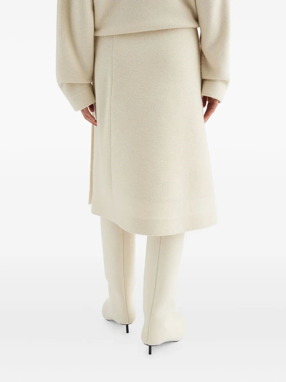 The "PADDED DETAILS" SKIRT by JIL SANDER is a sophisticated addition to your wardrobe, embodying ele - 1