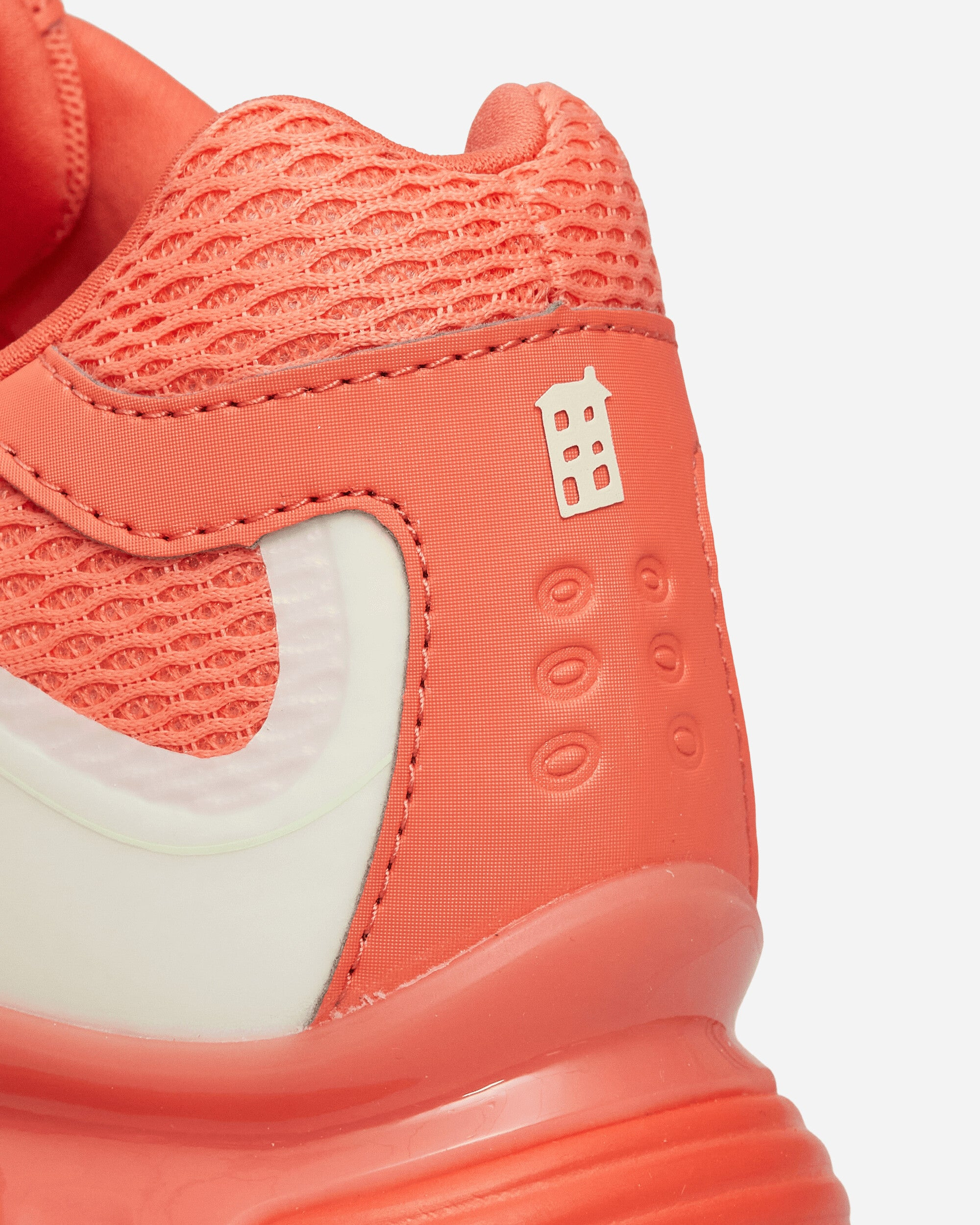 Ama Lou XT-Whisper Void Sneakers Vanilla Ice / Fusion Coral / Emberglow - 6