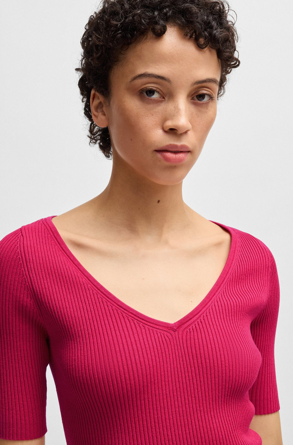 KNITTED SWEATER WITH V NECKLINE IN SLIM FIT - 5