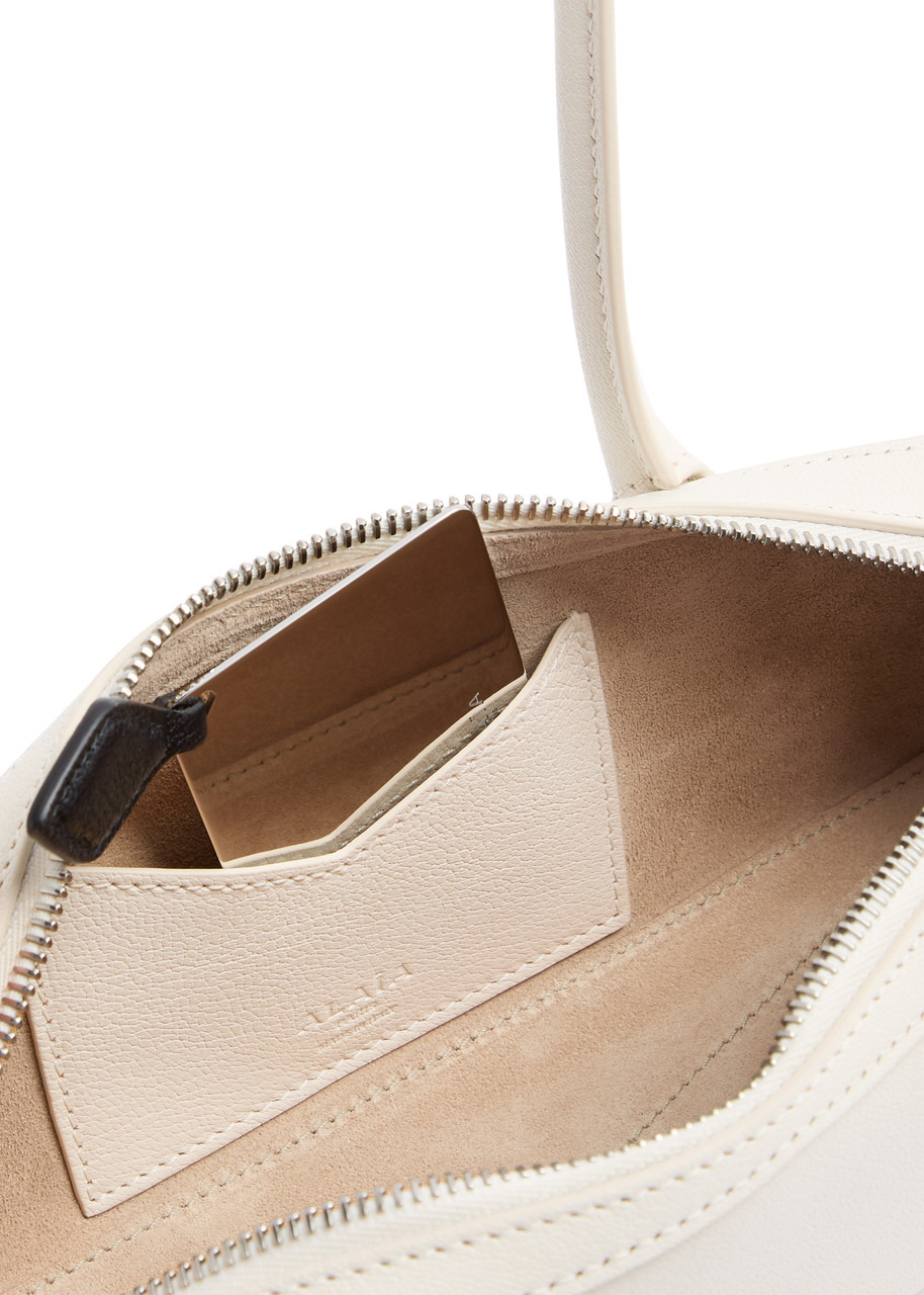 Alaïa Le Teckel Small Grained Leather Shoulder bag - 4