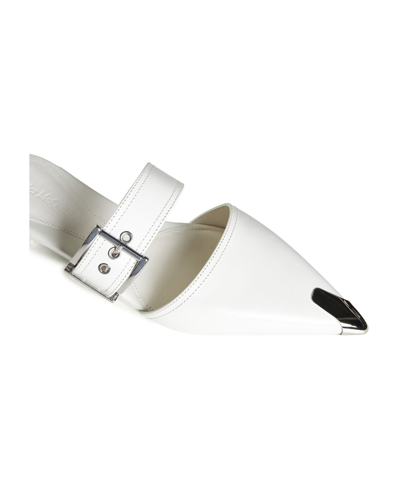 【送料&関税込】Alexander McQueen Ivory punk Flat Sandals Alexander McQueen Ivory 'punk' Flat Sandals | italist