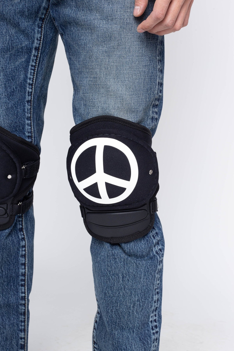 PEACE Knee Pad 3