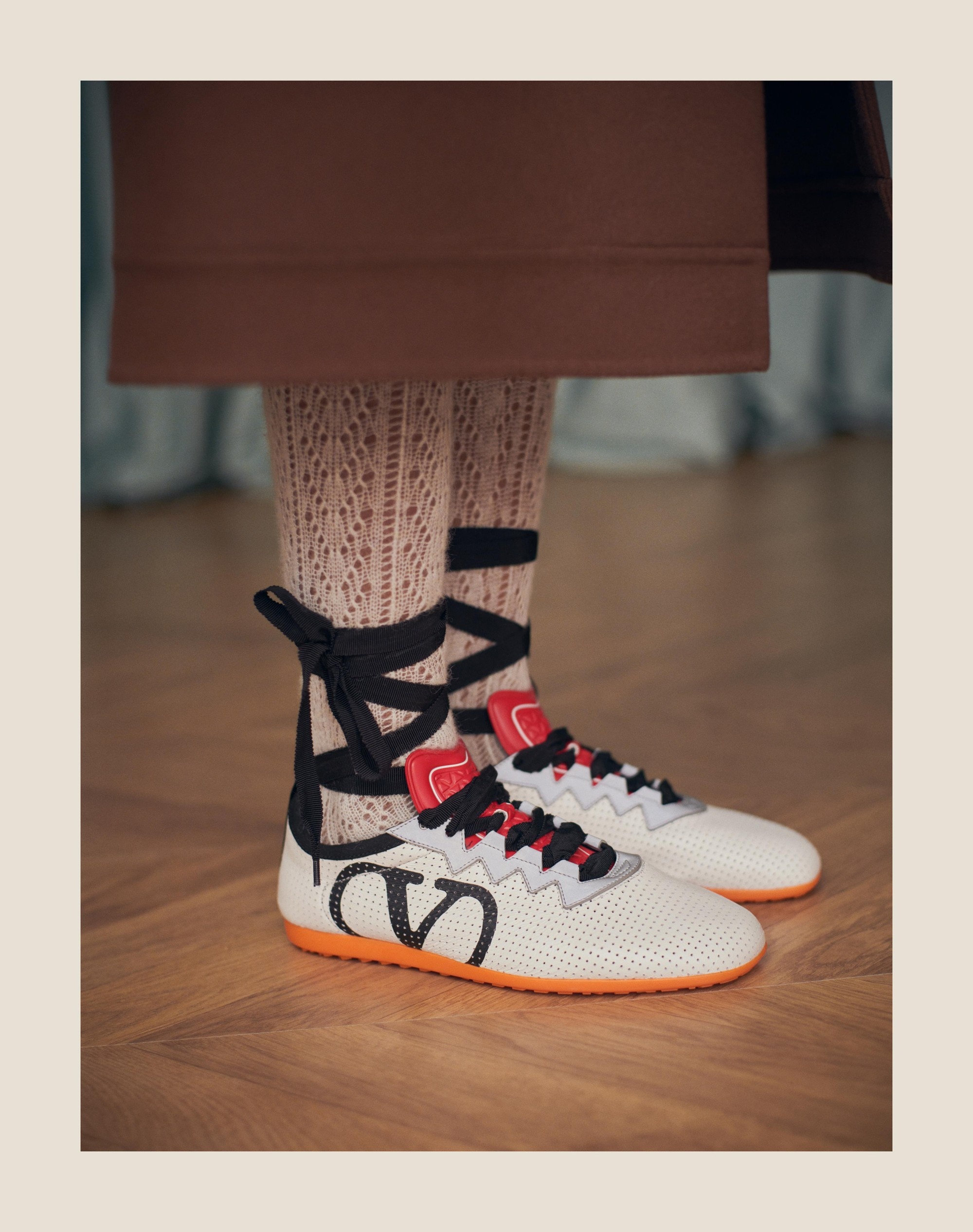 【VALENTINO】 CHROMATHON SNEAKER IN PERFORATED NAPPA Valentino CHROMATHON SNEAKER IN PERFORATED NAPPA | REVERSIBLE