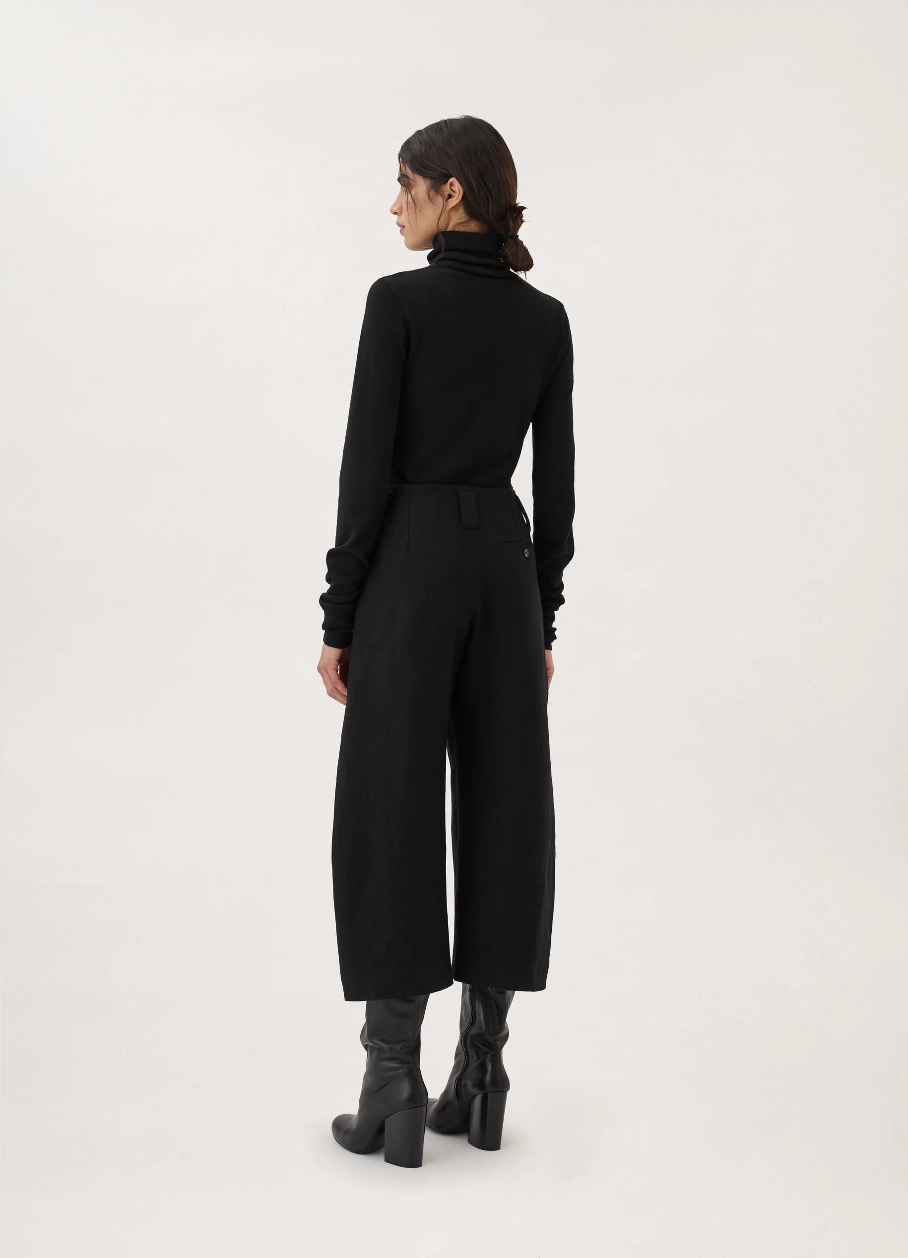 CROPPED CURVED PANTS
LINEN WOOL - 3