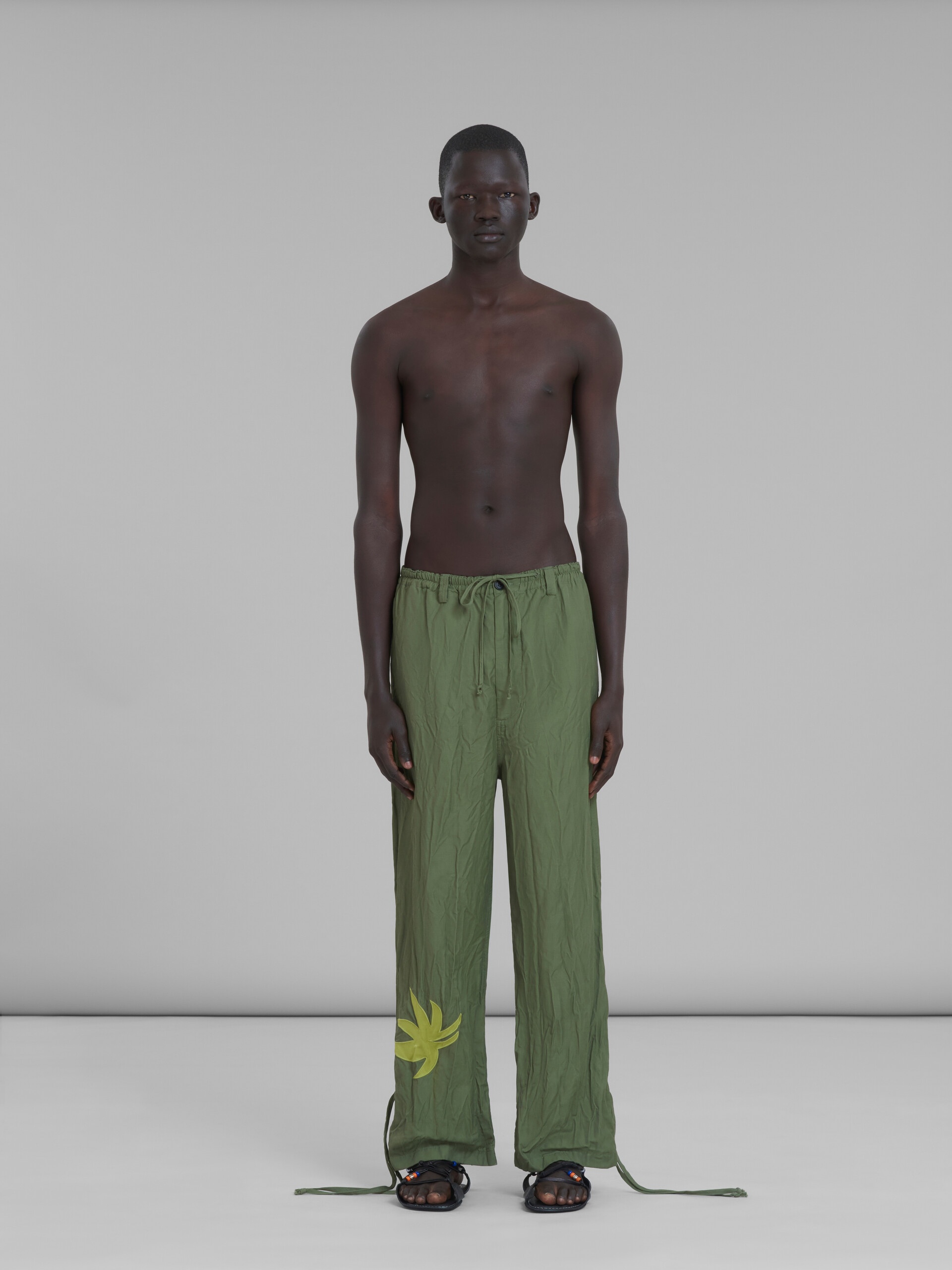 MARNI X NO VACANCY INN - GREEN GABARDINE PANTS WITH EMBROIDERY - 2