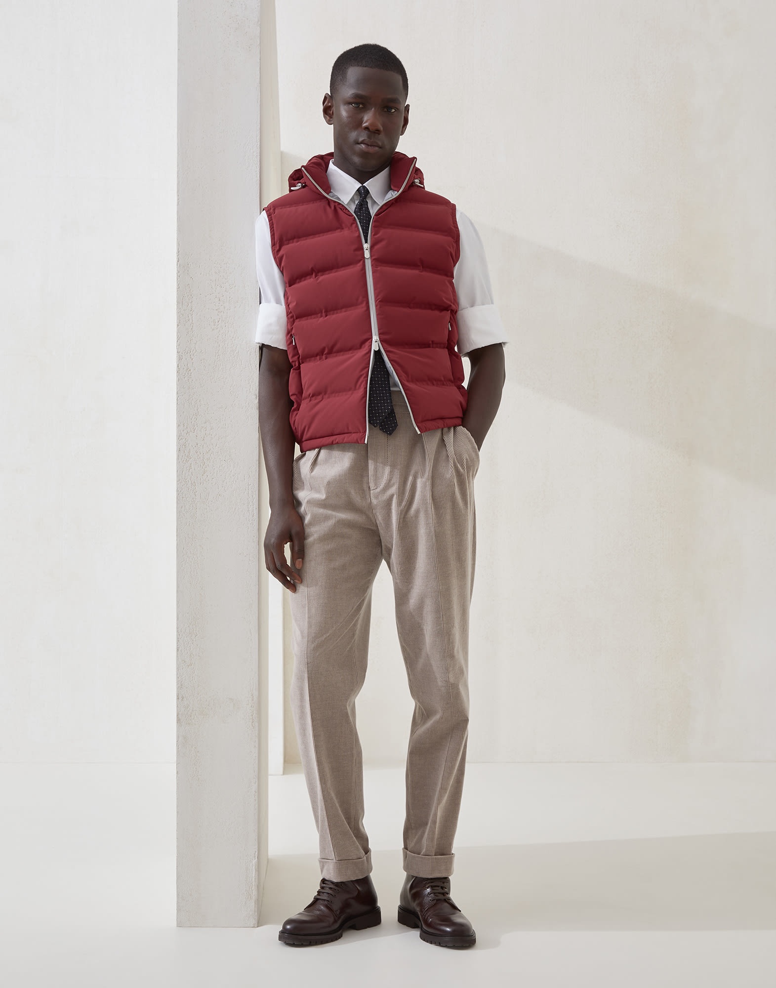 Bonded taffeta down vest with heat-bonded seams and detachable hood - 5