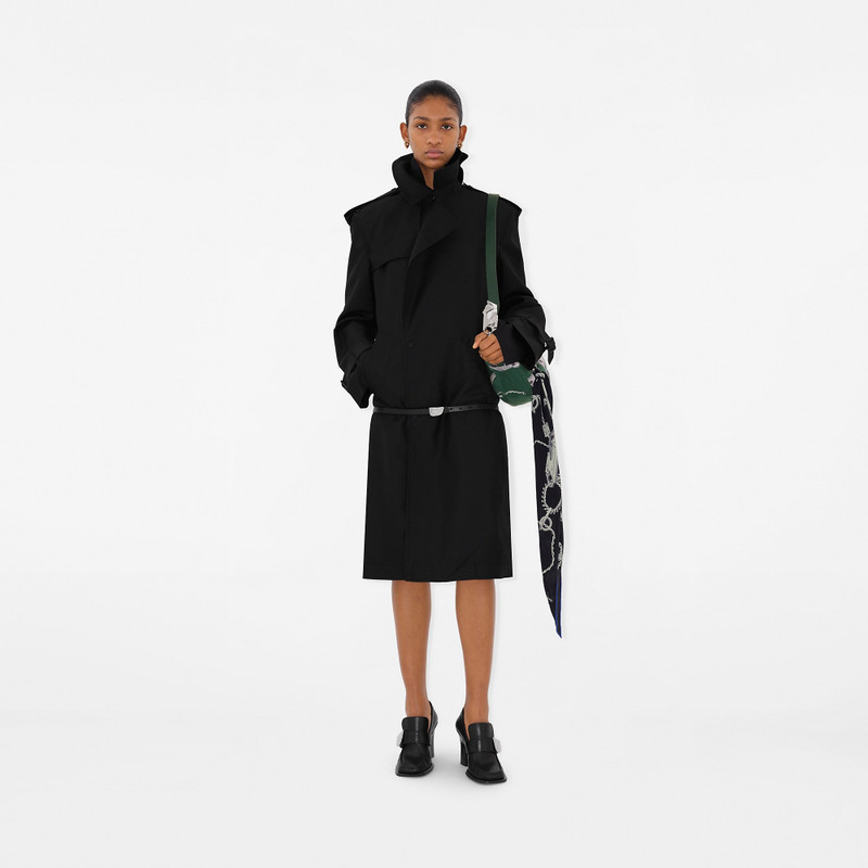 Burberry Thin Leather Shield Belt outlook